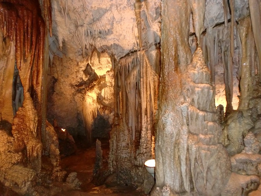 Cuevas de Génova